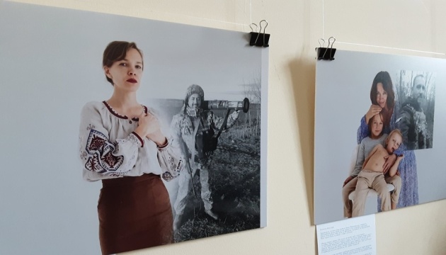 У Франківську відкрили фотовиставку «Невід’ємні» про тих, хто чекає рідних з війни
