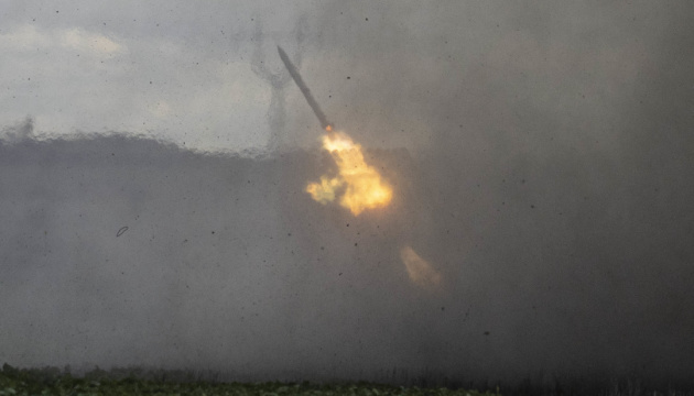 Russians shell Chornobaivka. Komyshany with artillery
