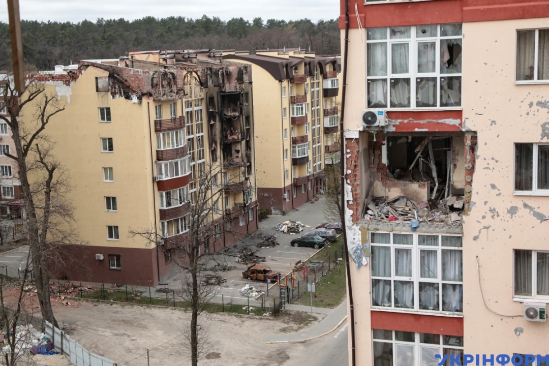 Зруйновані росіянами житлові будинки в Ірпені. Фото: Геннадій Мінченко