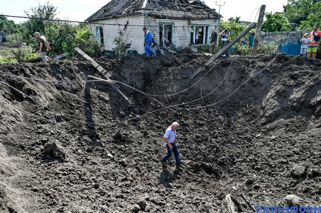 Folgen eines russischen Angriffs auf die Infrastruktur in der Gemeinde Kuschuhum in der Region Saporischschja. Foto: Dmytro Smoljenko