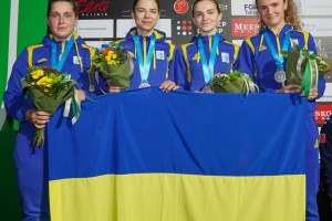Esgrimistas ucranianas ganan la plata en la Copa del Mundo en Tallin