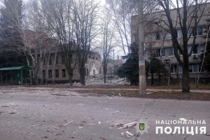 росіяни за добу обстріляли вісім населених пунктів Донеччини: у поліції показали наслідки