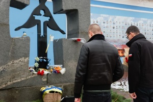 Прем’єр Польщі у Києві вшанував пам’ять жертв Голодомору 
