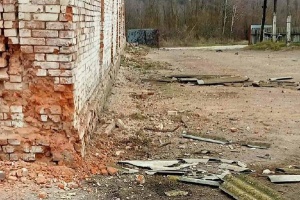 Обстріл прикордоння Сумщини: загарбники зруйнували склади з зерном і техніку