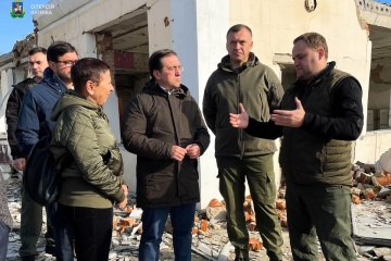 Spain’s FM shown kindergarten destroyed by Russians in Kyiv region