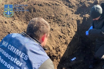 Guerre en Ukraine : Les corps de trois civils, fusillés par des troupes russes, découverts dans la région de Kherson 