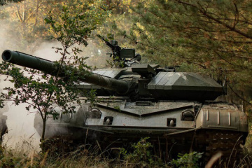 米国とオランダ、戦車９０両含むウクライナへの新しい軍事支援を発表