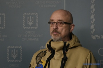 Reznikov addresses Russians: Week left before Kremlin shuts borders, imposes martial law