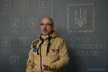 ウクライナ軍の食費スキャンダル　レズニコウ国防相が国会の委員会に出席へ