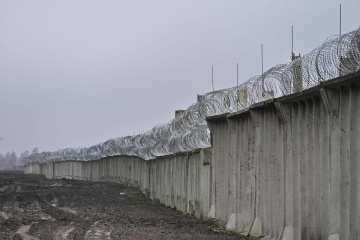 ウクライナ、ベラルーシとの国境に柵を建設中