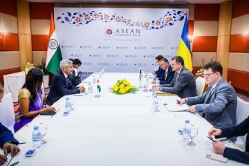 Außenminister Kuleba trifft sich mit Amtskollegen aus Indien und Oman