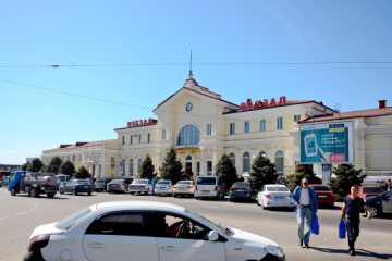ウクライナ国鉄、解放されたヘルソン市への鉄道便再開を準備