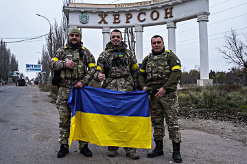 Paris, Washington et Londres saluent le retour de Kherson sous contrôle de l’Ukraine 