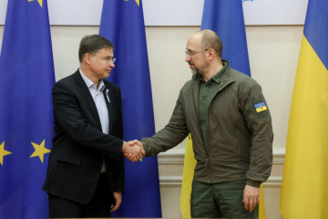 Zelensky, Dombrovskis discuss financial assistance to Ukraine