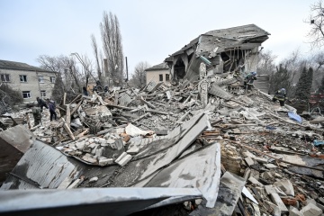 ロシア軍、ウクライナ南部・東部の町を攻撃　市民３名死亡
