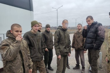 ウクライナ、さらに５０人の軍人をロシア拘束から解放
