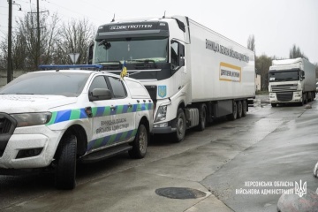 Humanitarian aid convoys arrive in Kherson from all over Ukraine 