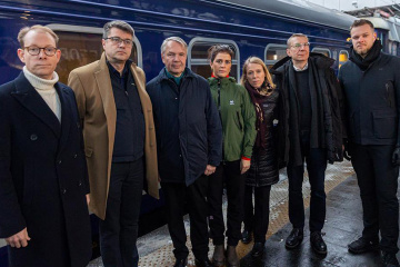Unterstützung der Ukraine: Sieben Außenminister aus dem Baltikum und Nordeuropa in Kyjiw eingetroffen
