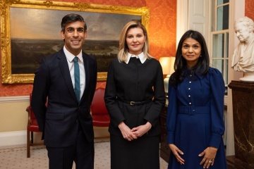 Zelenska se reúne con el primer ministro británico y su esposa