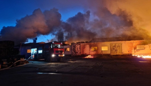 На Полтавщині у результаті атаки безпілотників пошкоджені склади