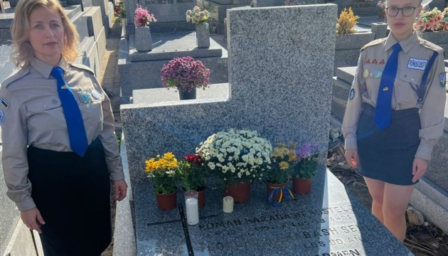 Сумівці вшанували українські могили на цвинтарях у Мадриді