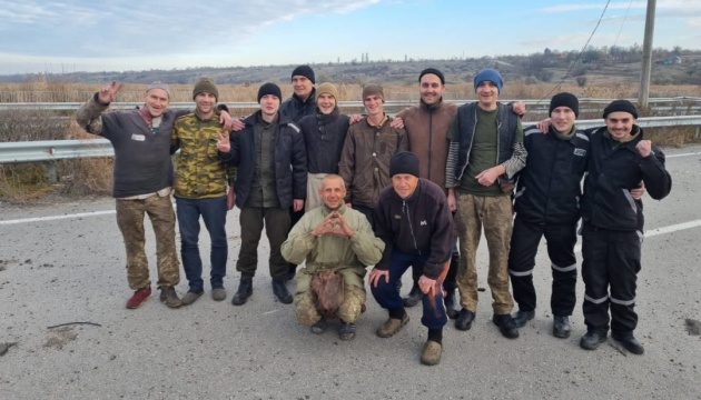 ウクライナ、１０７名の軍人をロシア拘束から解放