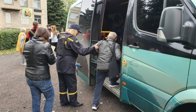906 people left temporarily occupied regions of Ukraine in past week 