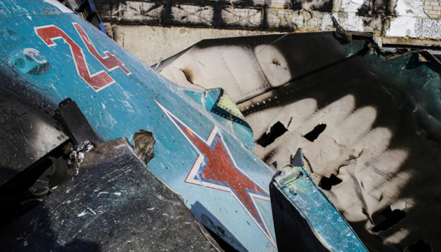 Українські захисники збили ворожий літак Су-25 Українські захисники збили ворожий літак Су-25