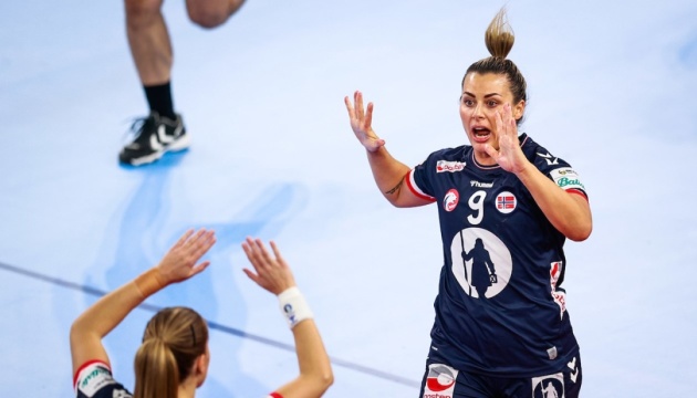 Норвежки розгромили угорок і продовжують захист титулу чемпіонок Європи з гандболу