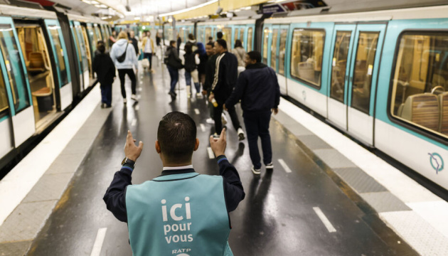 У Парижі страйкують працівники компаній пасажирських перевезень