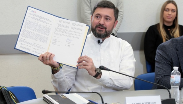 Мер Маріуполя підписав із керівником проєкту USAID Меморандум щодо відновлення міста