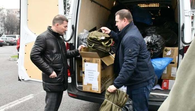 На Рівненщину з Чехії привезли одяг для українських військових