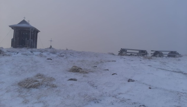 У Карпатах - знову сніг і 5° морозу