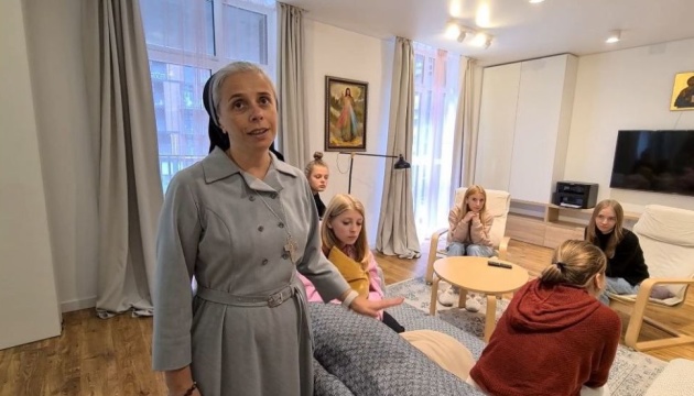 У Львові монахиня стала матір'ю-опікункою десятьох дівчат