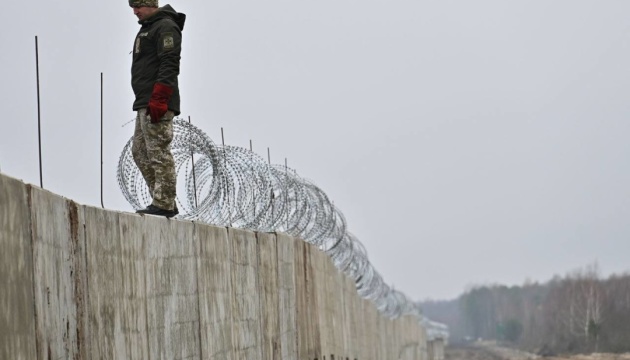 Ukrajina inštaluje železobetónový plot na hraniciach s Bieloruskom