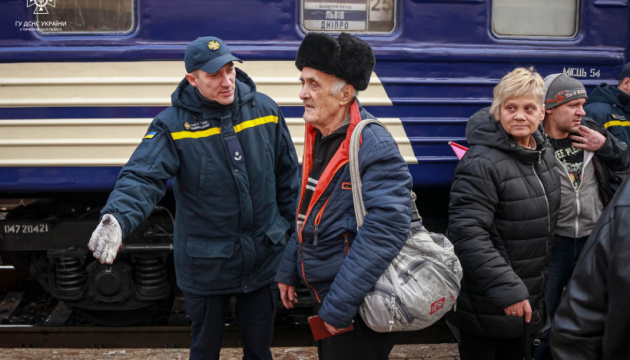 З Херсона курсують евакуаційні потяги до Хмельницького