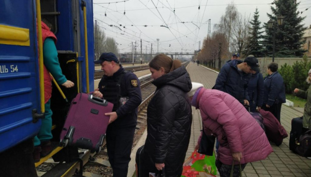 З 24 лютого Укрзалізниця евакуювала чотири мільйони осіб та перевезла 314 тисяч тонн гуманітарки