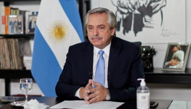 El presidente de Argentina declara la necesidad de una “solución global” a la guerra ruso-ucraniana