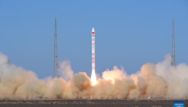 Китай запустив ракету, яка вивела в космос одразу п'ять супутників