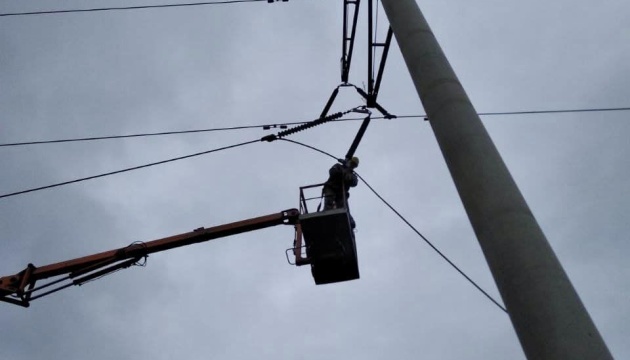 Енергетики розпочали ремонт ліній електропередачі та опор на Херсонщині 