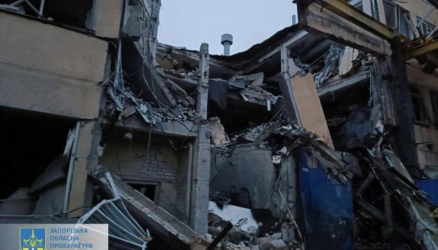 ロシア軍、夜間にザポリッジャ市をミサイル攻撃　住民１名死亡