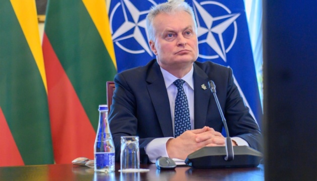 Науседа закликав НАТО перестати проводити «червоні лінії» та дати Україні необхідну зброю