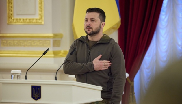 Зеленський відзначив воїнів трьох бригад, які воюють на Донбасі