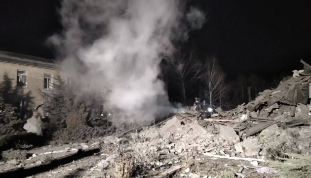 Invasores rusos bombardean una sala de maternidad en la región de Zaporiyia matando a un bebé 