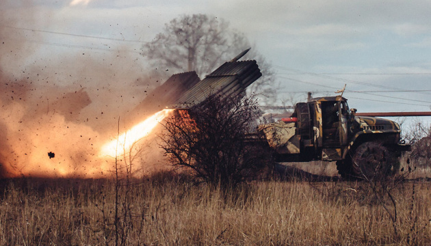 Russian invaders shell Kherson again: Four people killed, six wounded 
