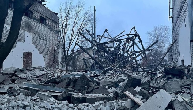Russen greifen Stadt Kramatorsk mit Raketen an, Hochhäuser beschädigt