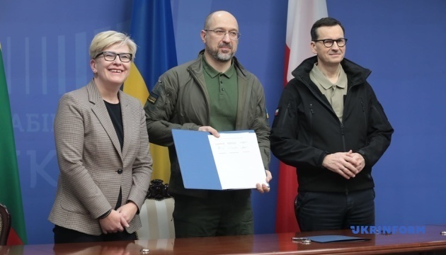 Ukrainian, Polish, Lithuanian PMs sign joint statement