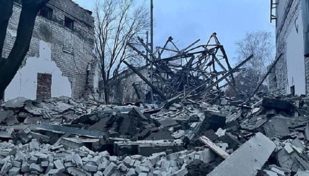 Унаслідок ранкових обстрілів у Курахівці пошкоджена лінія електропередач