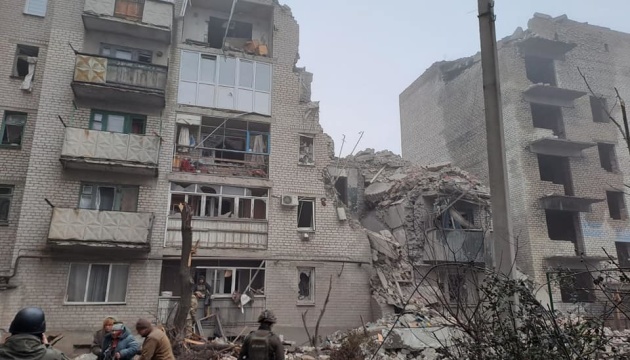 В Україні запускають програму «ВідновиДім» для ремонту пошкоджених обстрілами будинків