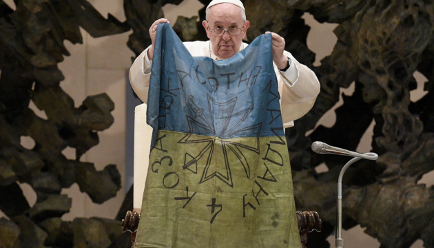 Le Pape François exprime son soutien aux Ukrainiens dont la vie a basculé dans «une mer de mal et de douleur»